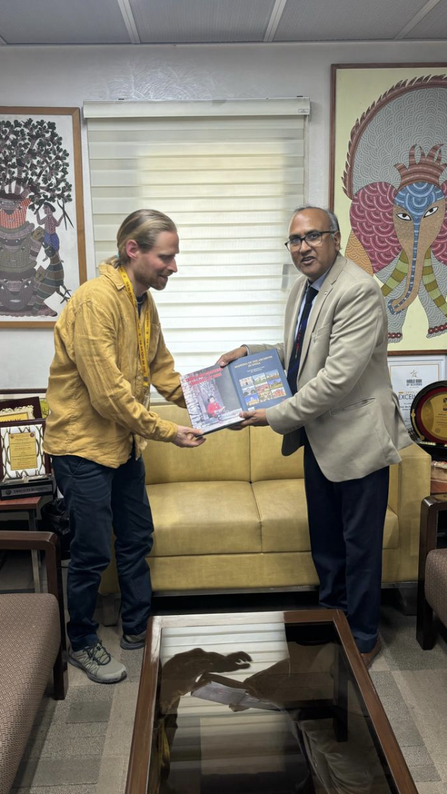 Treffen mit Prof. Dr. Gaur, Dekan des IGNCA in Delhi